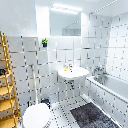 Monteurhaus Elberfeld 2 Bis Zu 10 Personen Garage Apartment *