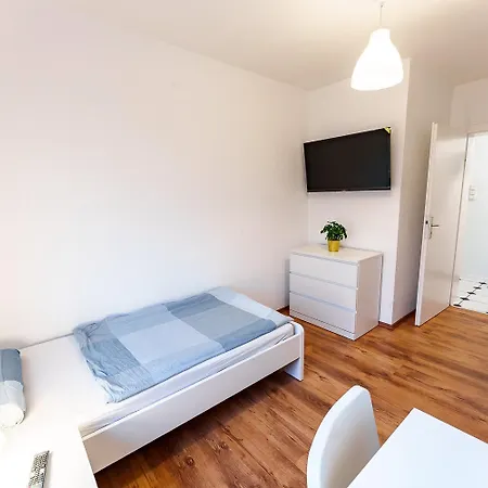 Monteurhaus Elberfeld 2 Bis Zu 10 Personen Garage